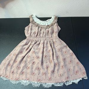 Annabelle Brown Floral Lace Tshirt SZ Medium